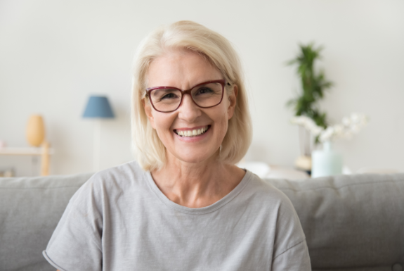 "Nach nur wenigen Behandlungen konnte ich wieder sicher gehen und mein Knie ist schmerzfrei – ich gehe jetzt fast täglich 10.000 bis 15.000 Schritte!"